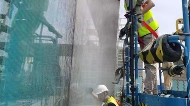 玻璃幕墙清洗维护合同：关键内容解析与注意事项