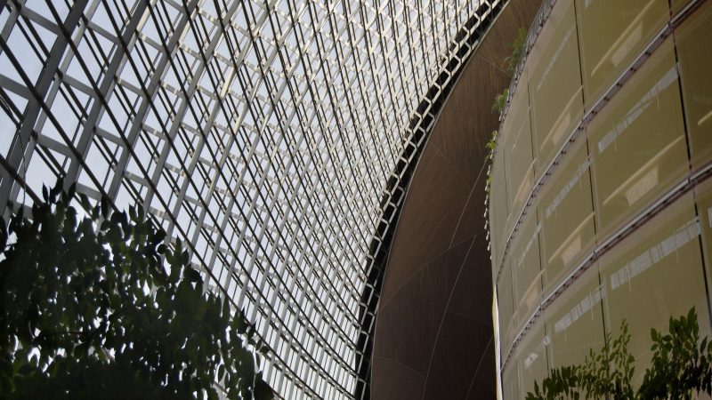 在门窗厂家安装前，首先要确保施工现场的准备工作已经完成。这包括：